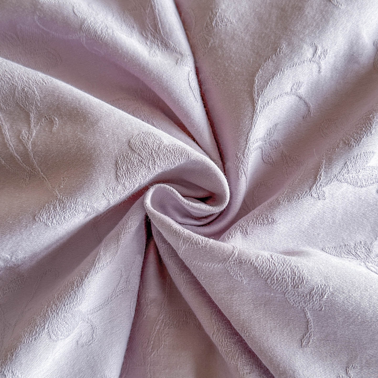 91家纺网 家纺一手货源 找家纺 格里芬家纺 2026新款花边款60S全棉水洗立体浮雕提花四件套 露柯-丁香紫