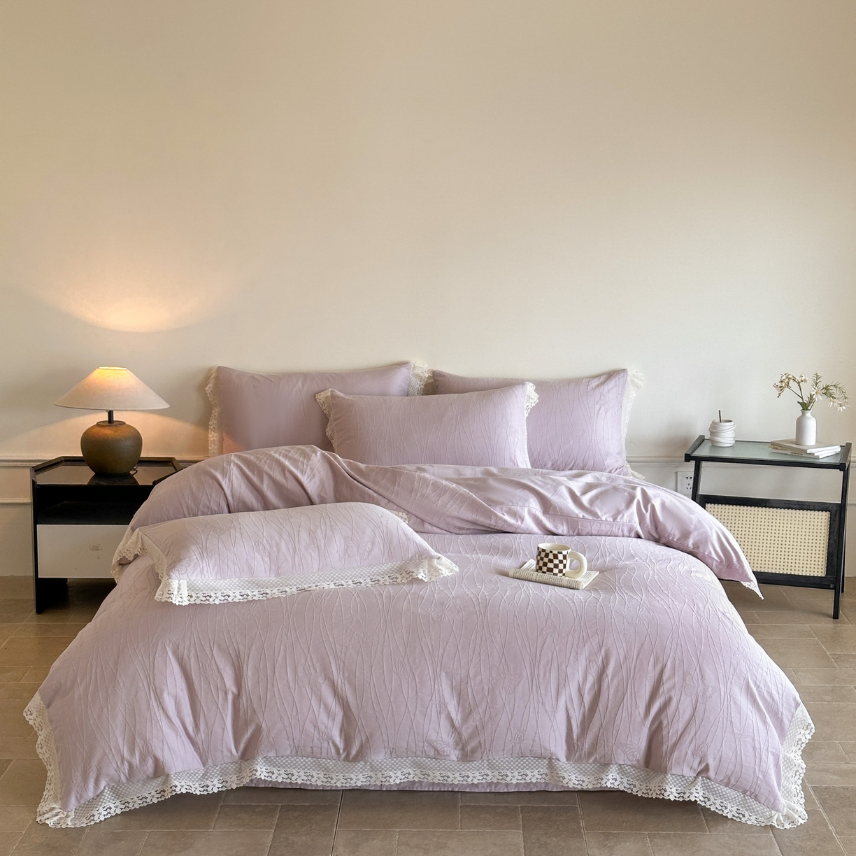 91家纺网 家纺一手货源 找家纺 格里芬家纺 2026新款花边款60S全棉水洗立体浮雕提花四件套 蝶舞-淡雅紫