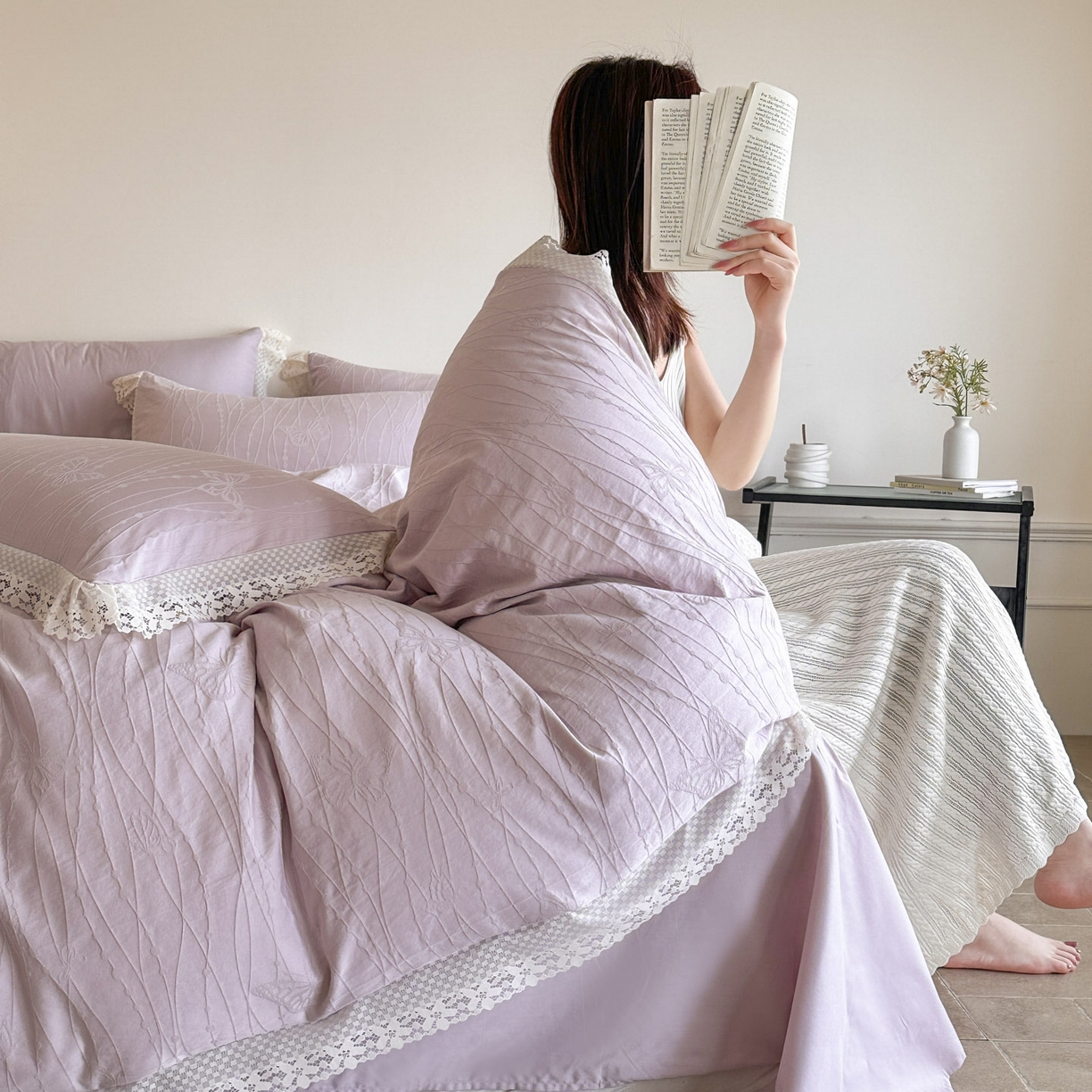 91家纺网 家纺一手货源 找家纺 格里芬家纺 2026新款花边款60S全棉水洗立体浮雕提花四件套 蝶舞-淡雅紫