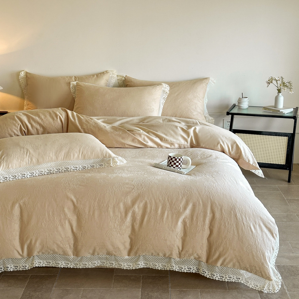 91家纺网 家纺一手货源 找家纺 格里芬家纺 2026新款花边款60S全棉水洗立体浮雕提花四件套 苗安娜-米杏