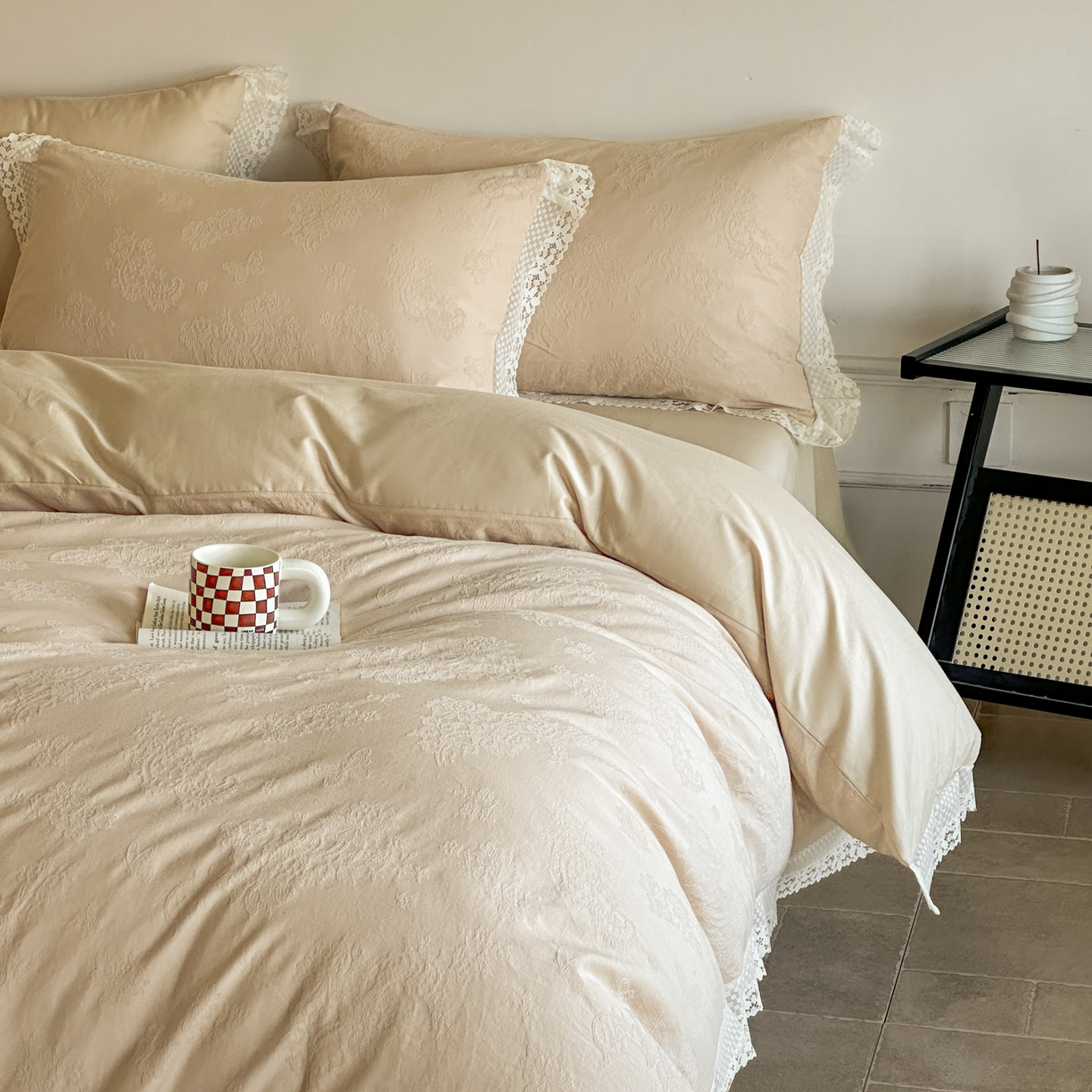 91家纺网 家纺一手货源 找家纺 格里芬家纺 2026新款花边款60S全棉水洗立体浮雕提花四件套 苗安娜-米杏