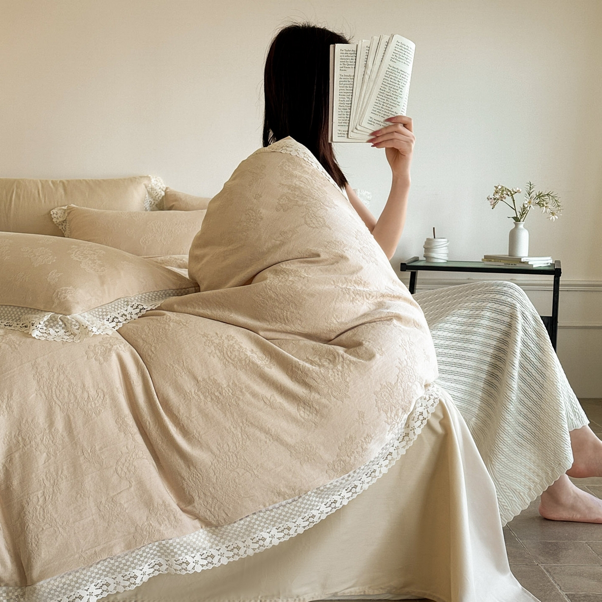 91家纺网 家纺一手货源 找家纺 格里芬家纺 2026新款花边款60S全棉水洗立体浮雕提花四件套 苗安娜-米杏