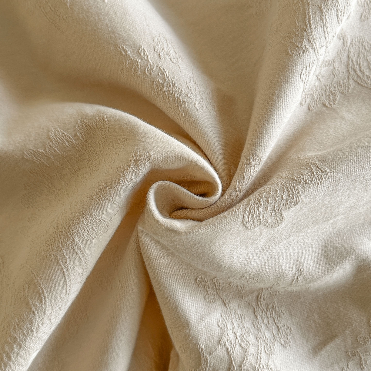 91家纺网 家纺一手货源 找家纺 格里芬家纺 2026新款花边款60S全棉水洗立体浮雕提花四件套 苗安娜-米杏