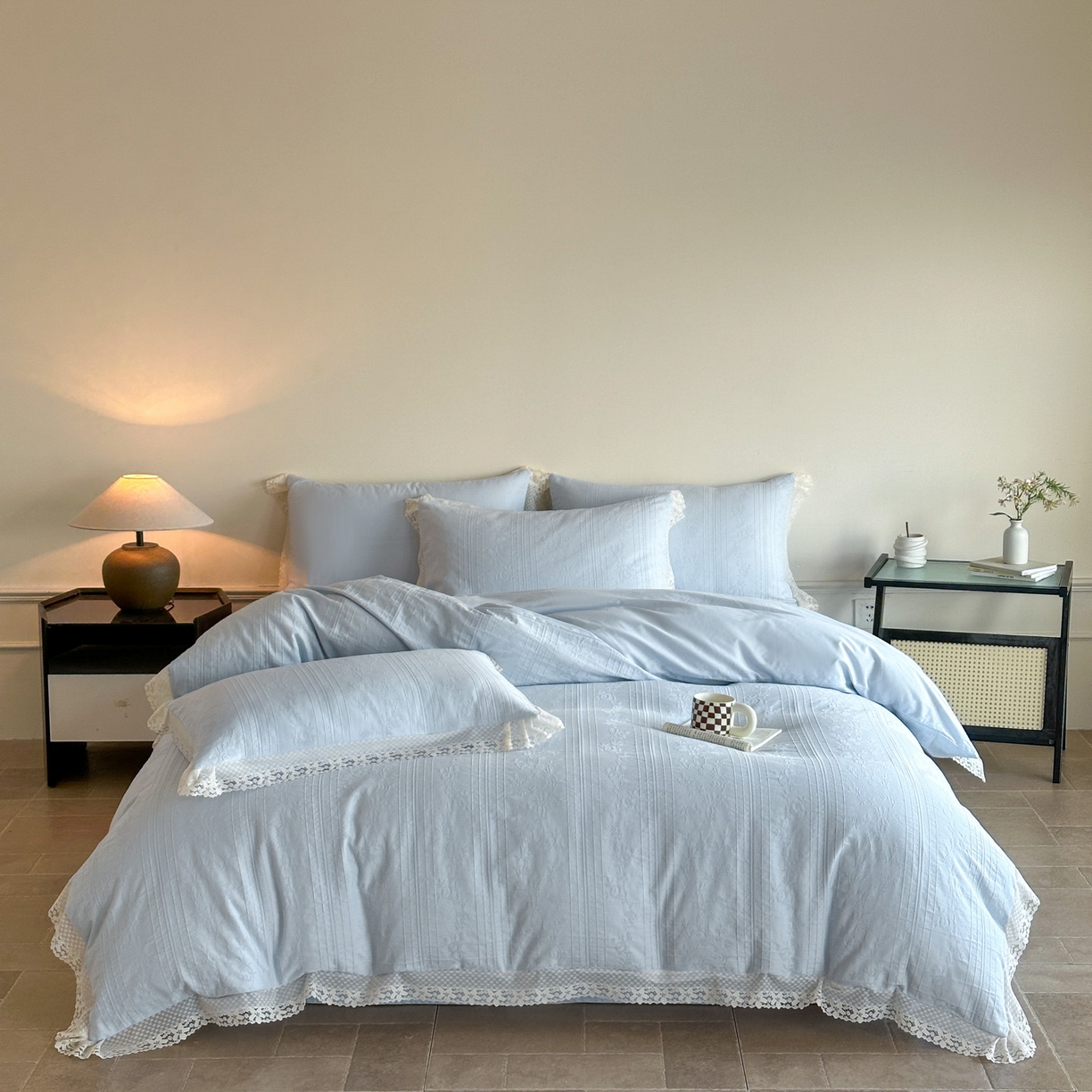 91家纺网 家纺一手货源 找家纺 格里芬家纺 2026新款花边款60S全棉水洗立体浮雕提花四件套 沁香-云水蓝