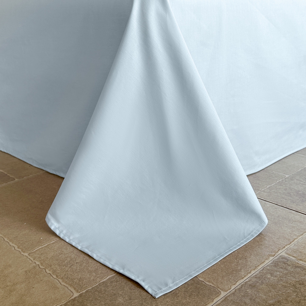 91家纺网 家纺一手货源 找家纺 格里芬家纺 2026新款花边款60S全棉水洗立体浮雕提花四件套 沁香-云水蓝