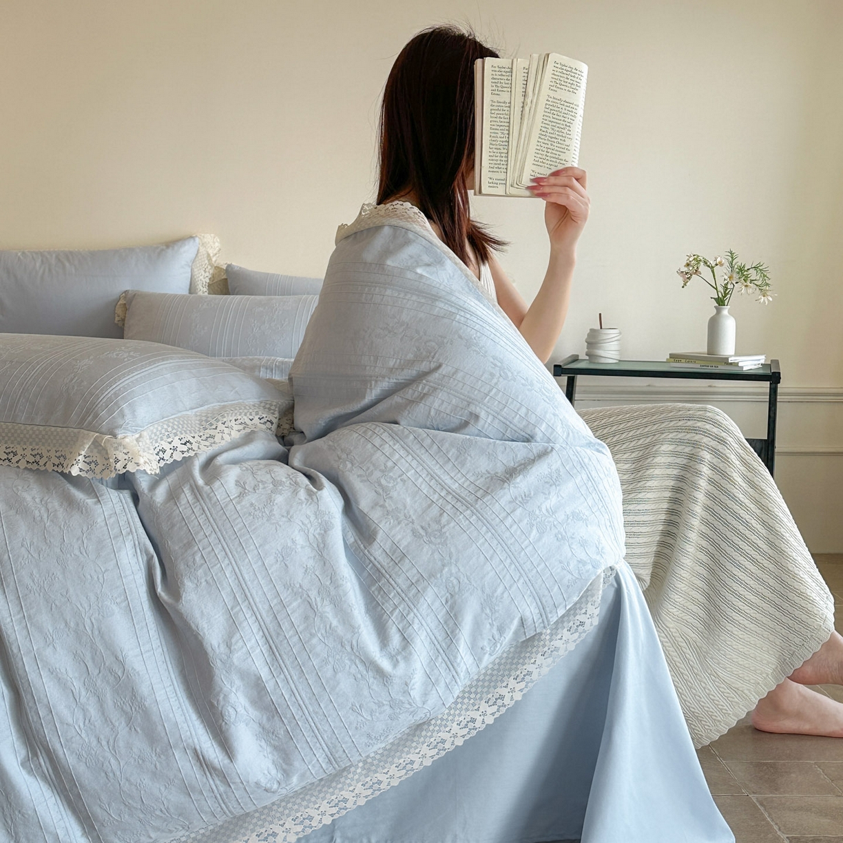 91家纺网 家纺一手货源 找家纺 格里芬家纺 2026新款花边款60S全棉水洗立体浮雕提花四件套 沁香-云水蓝