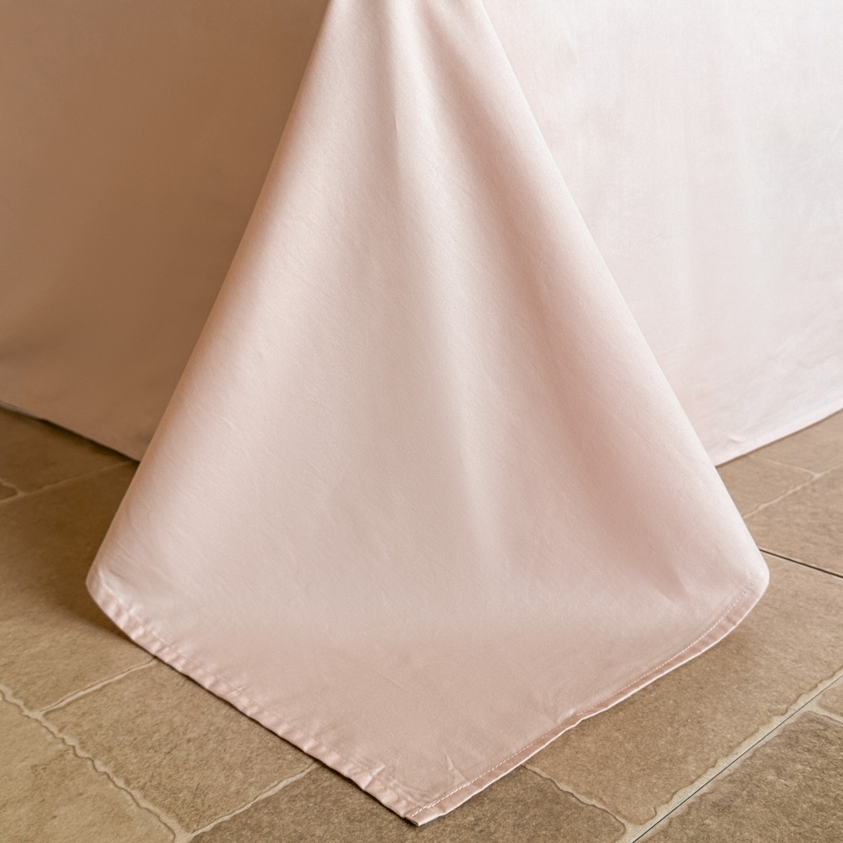 91家纺网 家纺一手货源 找家纺 格里芬家纺 2026新款花边款60S全棉水洗立体浮雕提花四件套 岁月留声-唯美粉