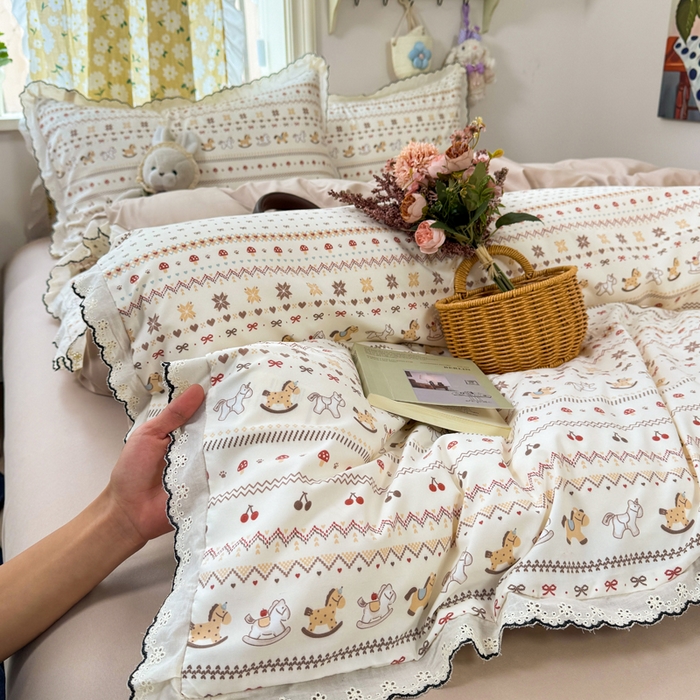 91家纺网 家纺一手货源 找家纺 富米莱（原臻工厂） 2026新款A类仿棉古法水洗棉法式全棉花边四件套乐町小马