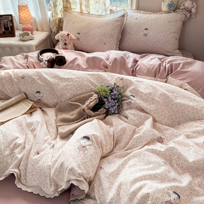 91家纺网 家纺一手货源 找家纺 富米莱（原臻工厂） 2026新款A类仿棉古法水洗棉法式全棉花边四件套甜心萌宠