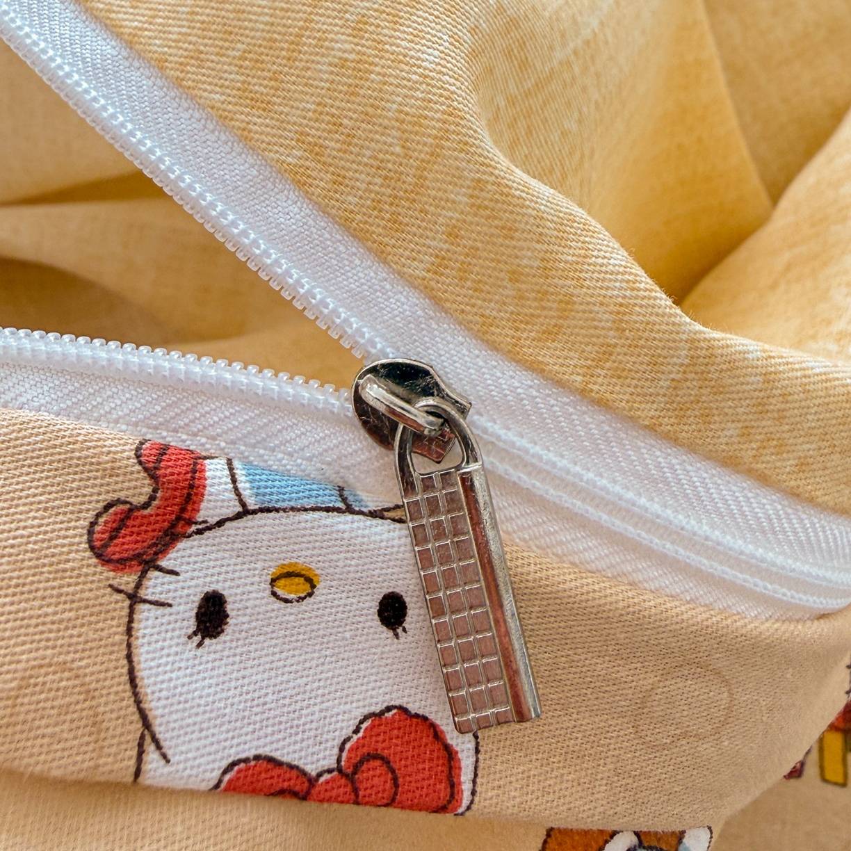 91家纺网 家纺一手货源 找家纺 沐辰 2026新款13070全棉纯棉印花四件套-萌趣 假日猫咪