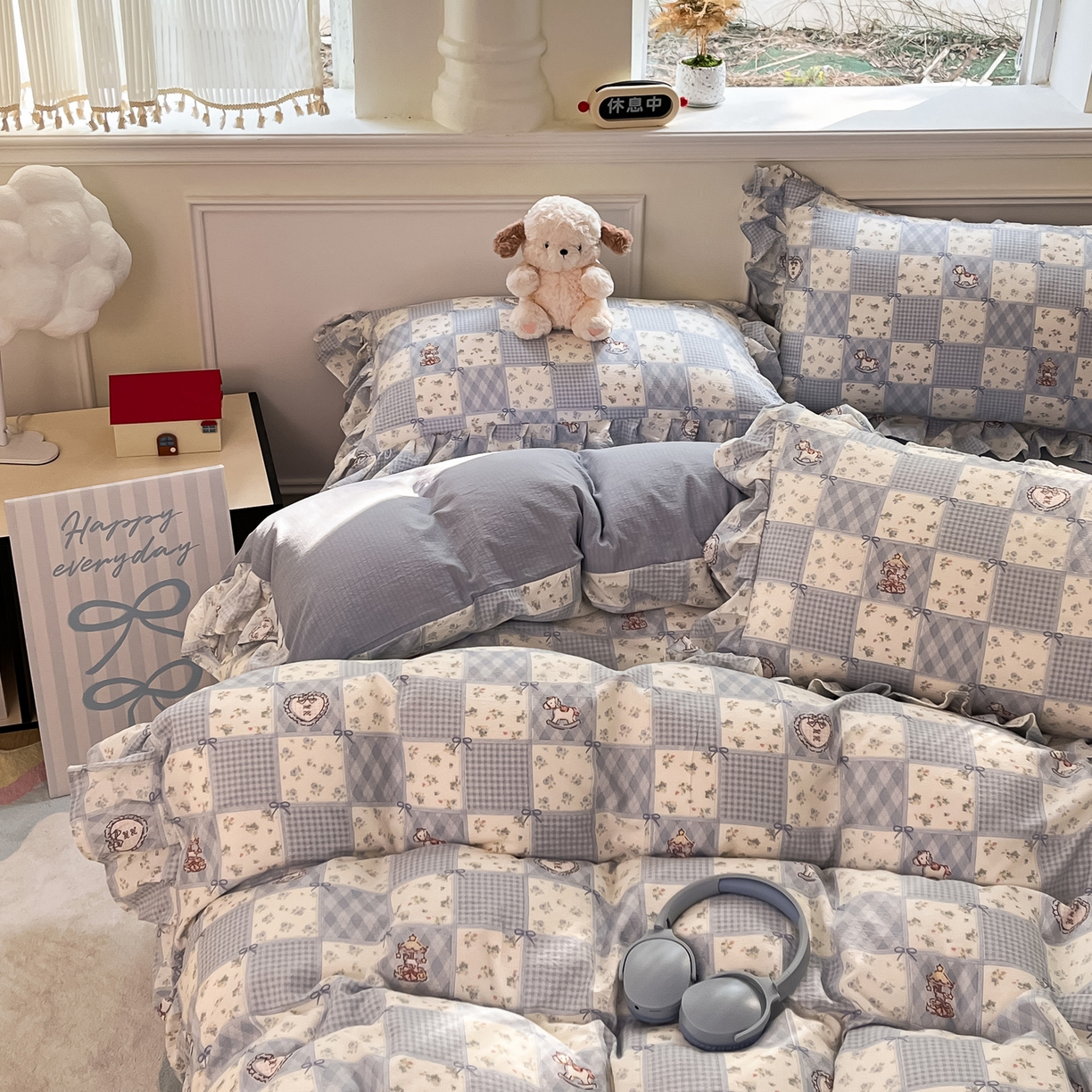 91家纺网 家纺一手货源 找家纺 摩妮卡 2026新款泡泡纱韩版印花花边四件套 木马乐园