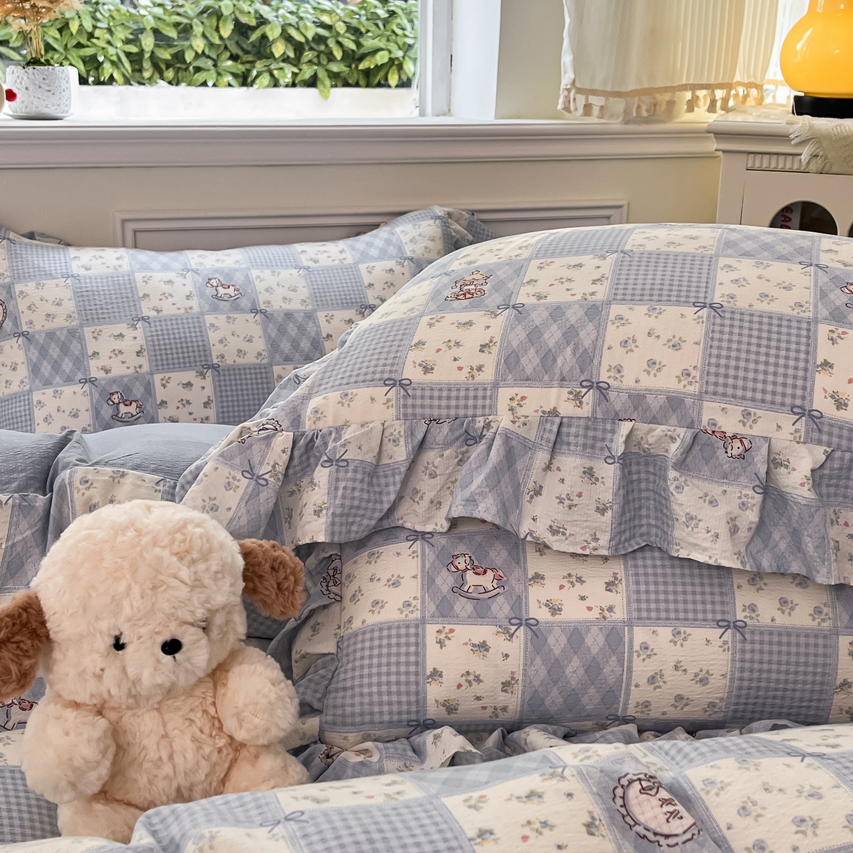 91家纺网 家纺一手货源 找家纺 摩妮卡 2026新款泡泡纱韩版印花花边四件套 木马乐园