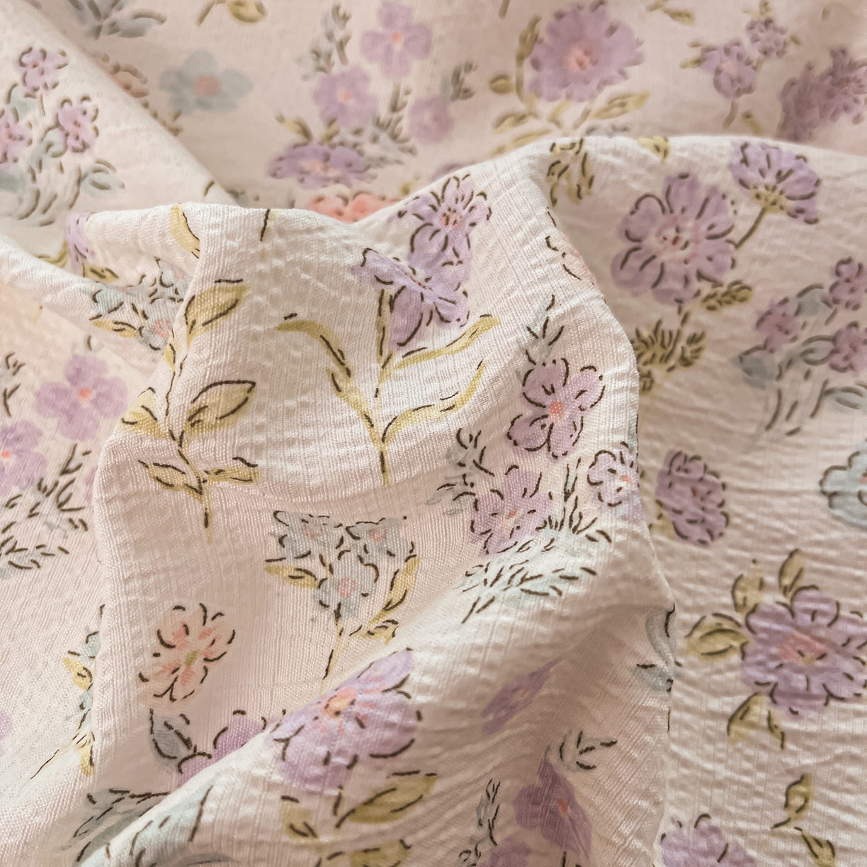 91家纺网 家纺一手货源 找家纺 摩妮卡 2026新款泡泡纱韩版印花花边四件套 浅紫花簇