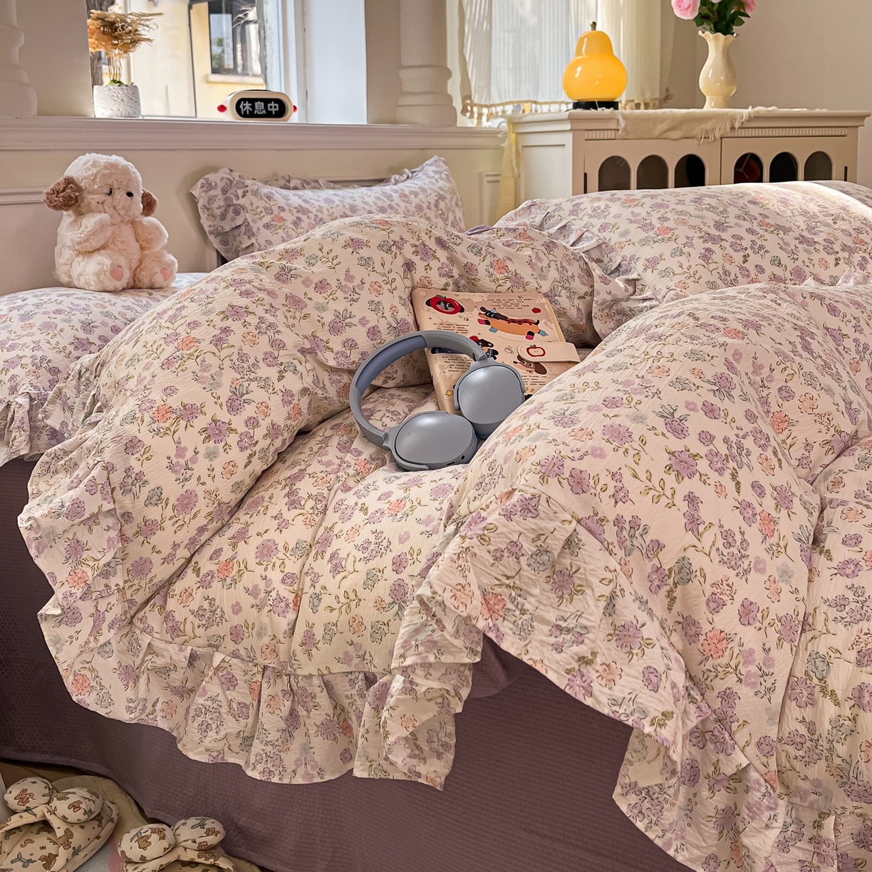 91家纺网 家纺一手货源 找家纺 摩妮卡 2026新款泡泡纱韩版印花花边四件套 浅紫花簇