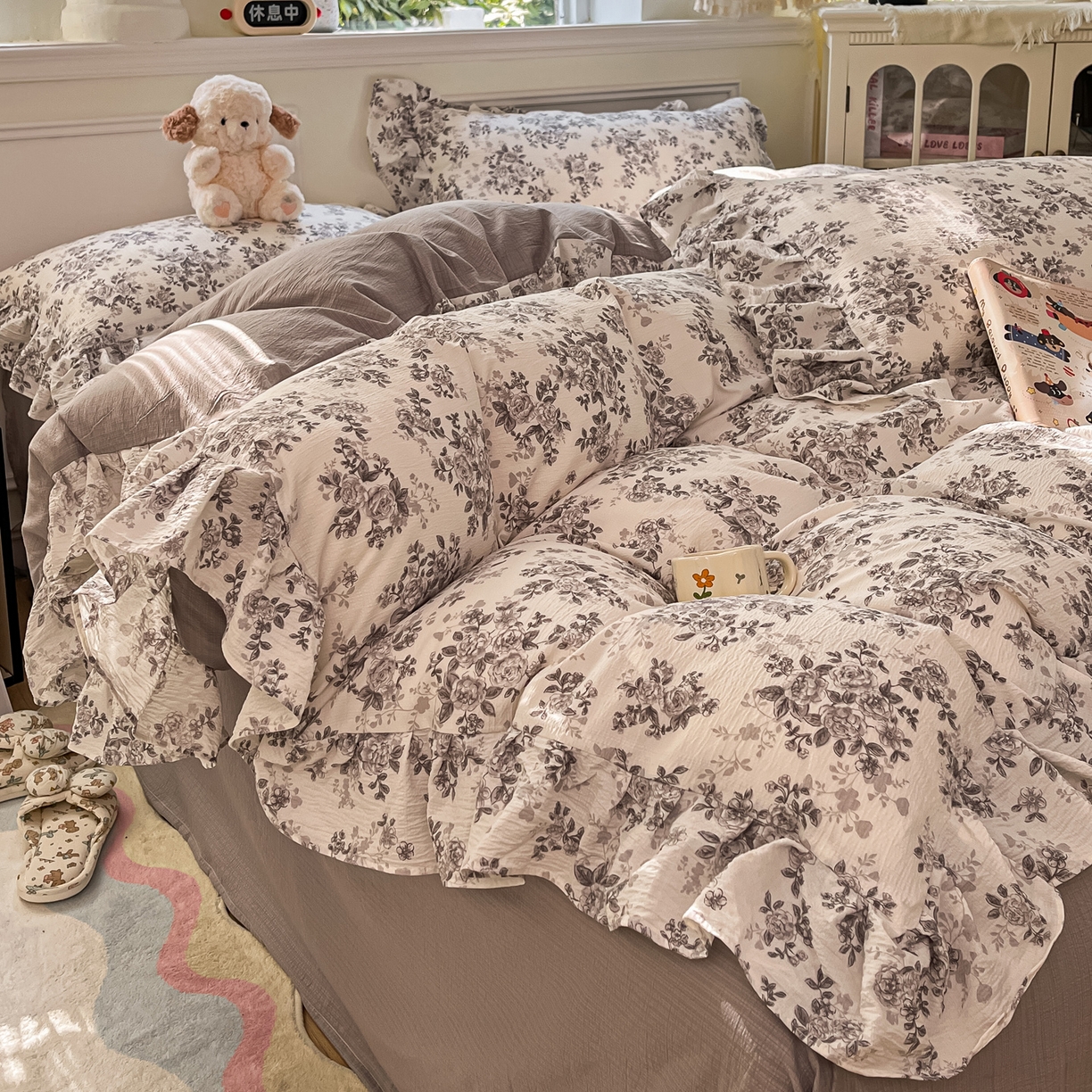 91家纺网 家纺一手货源 找家纺 摩妮卡 2026新款泡泡纱韩版印花花边四件套 水墨玫瑰