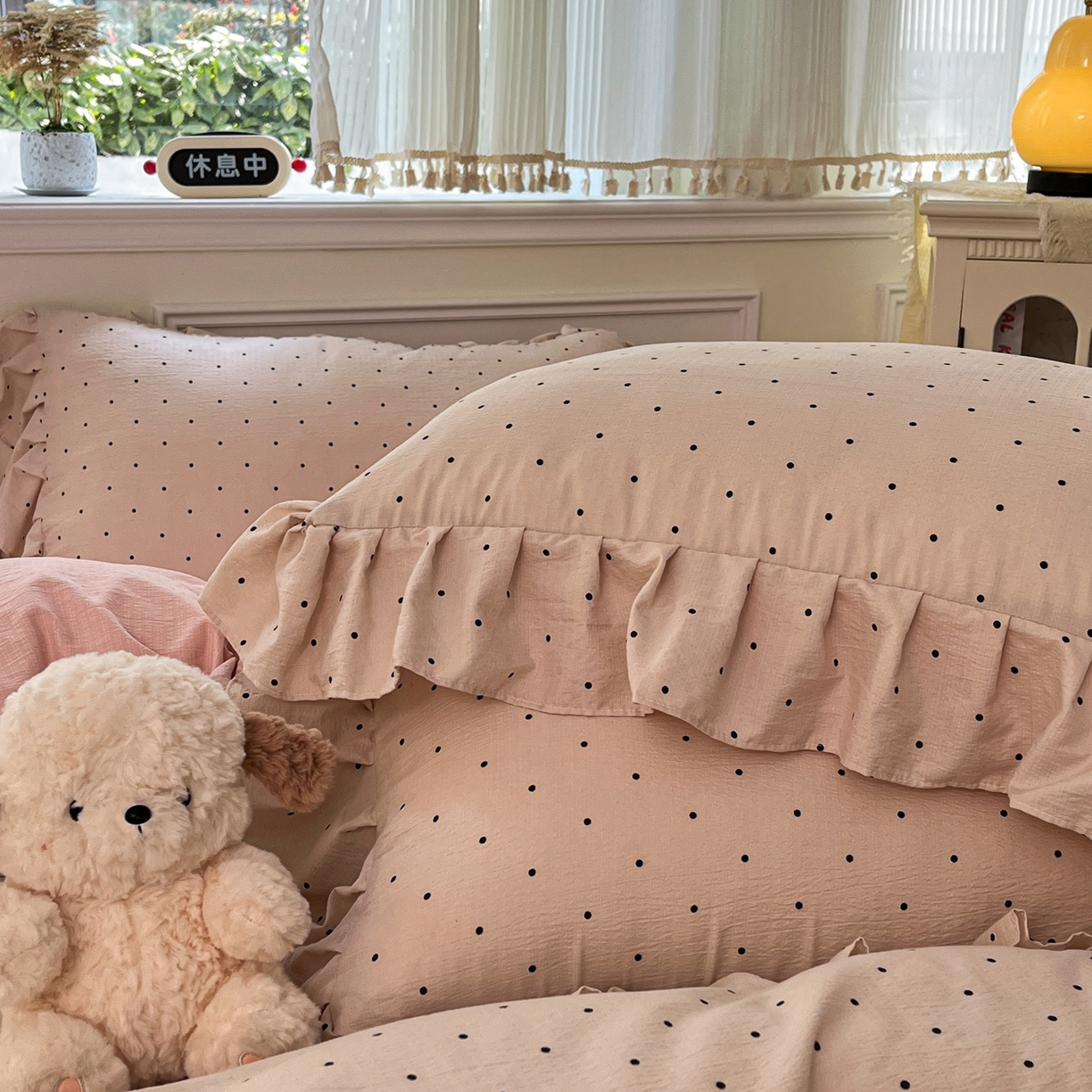91家纺网 家纺一手货源 找家纺 摩妮卡 2026新款泡泡纱韩版印花花边四件套 粉色波点