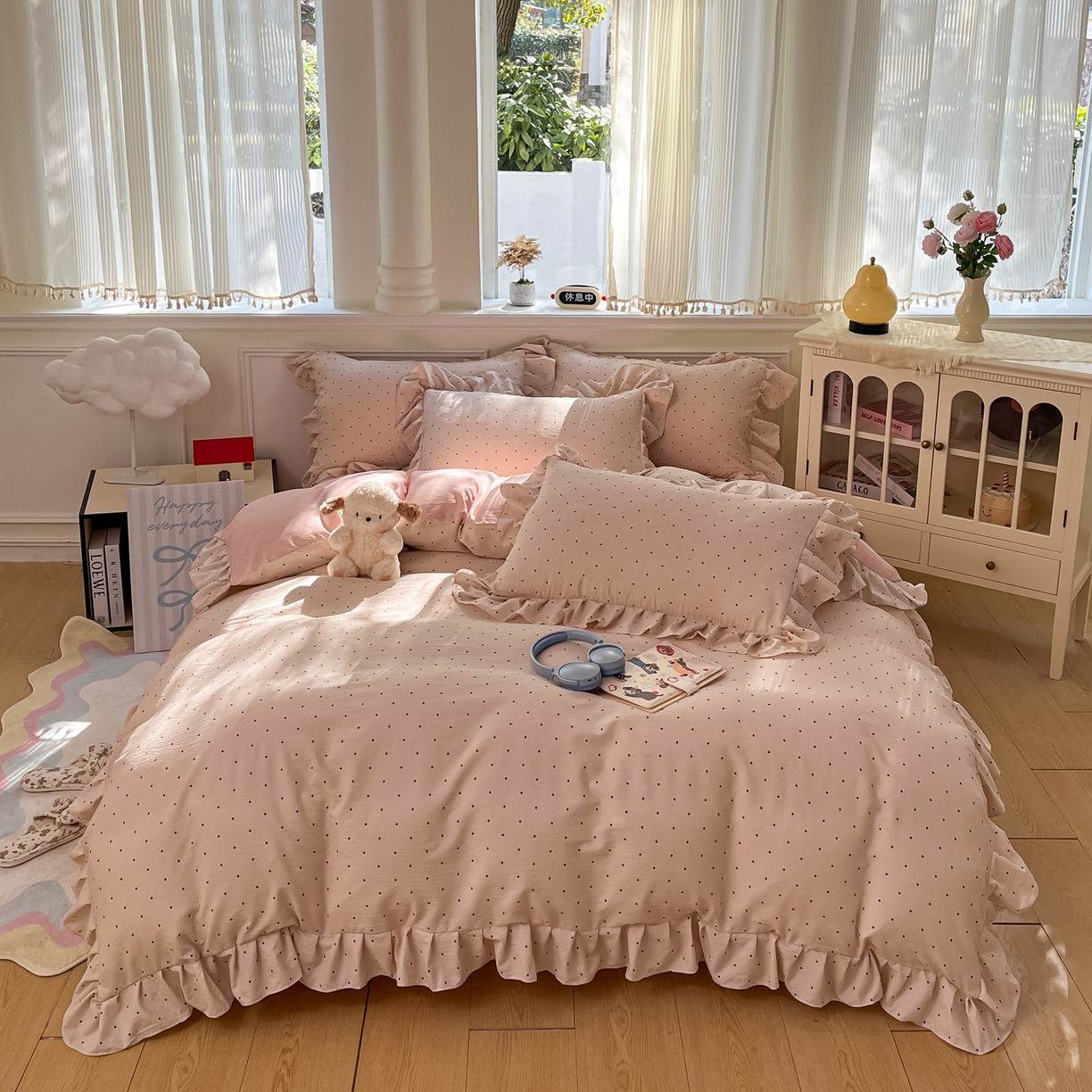 91家纺网 家纺一手货源 找家纺 摩妮卡 2026新款泡泡纱韩版印花花边四件套 粉色波点