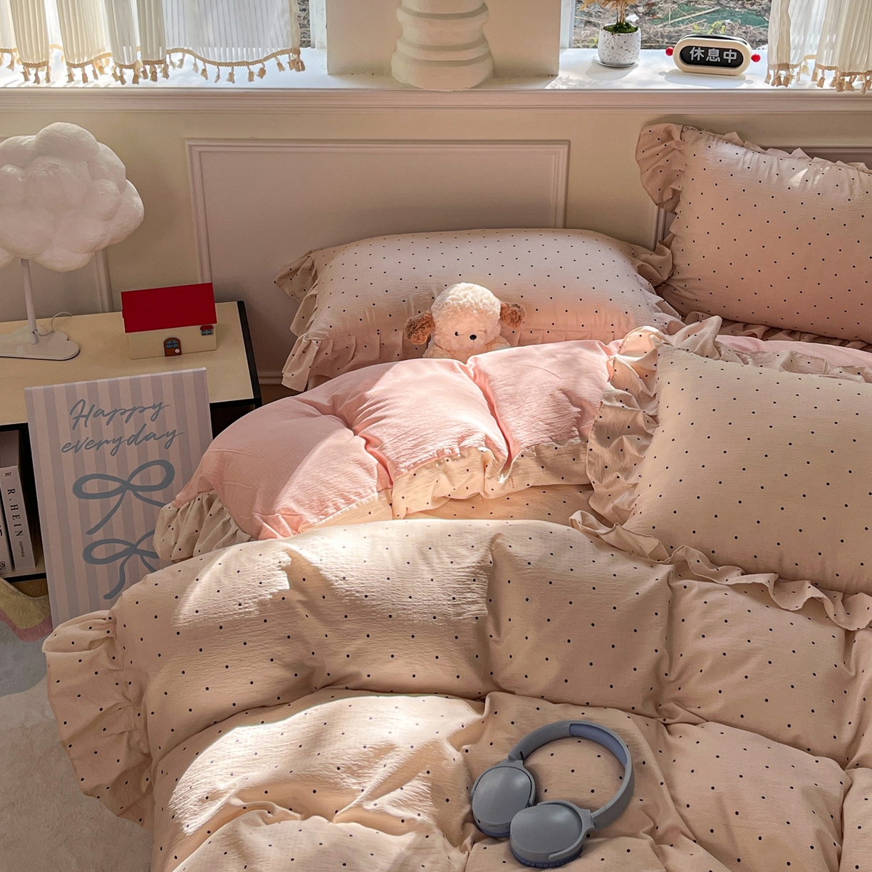 91家纺网 家纺一手货源 找家纺 摩妮卡 2026新款泡泡纱韩版印花花边四件套 粉色波点