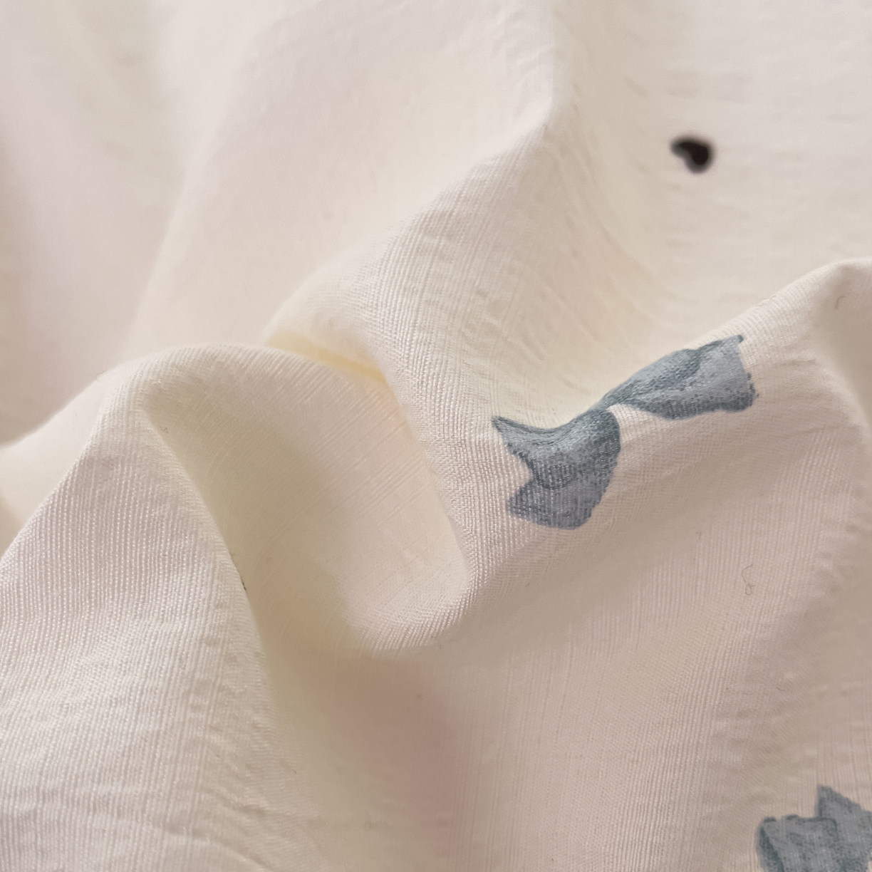 91家纺网 家纺一手货源 找家纺 摩妮卡 2026新款泡泡纱韩版印花花边四件套 蓝色蝴蝶结