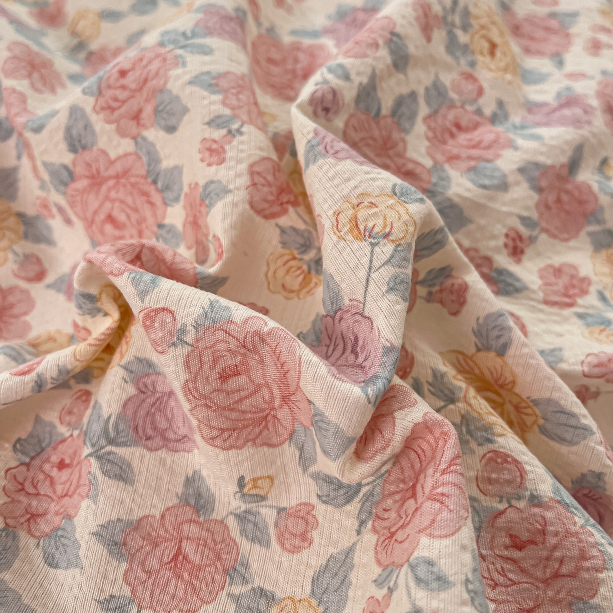 91家纺网 家纺一手货源 找家纺 摩妮卡 2026新款泡泡纱韩版印花花边四件套 玫瑰花园