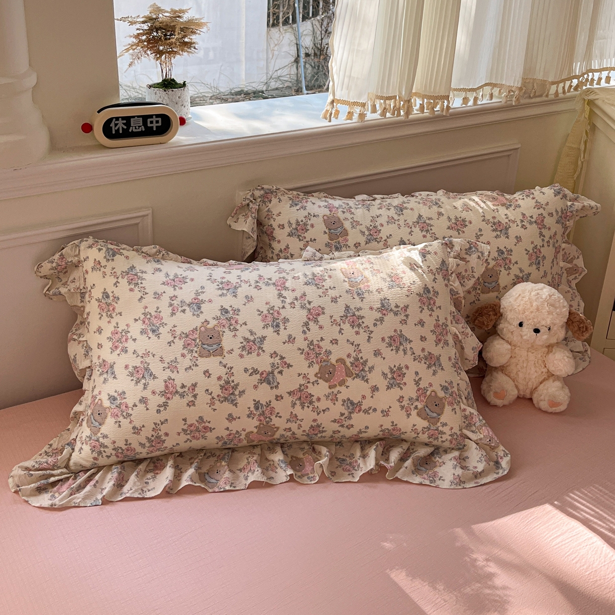 91家纺网 家纺一手货源 找家纺 摩妮卡 2026新款泡泡纱韩版印花花边四件套 玫瑰小狗