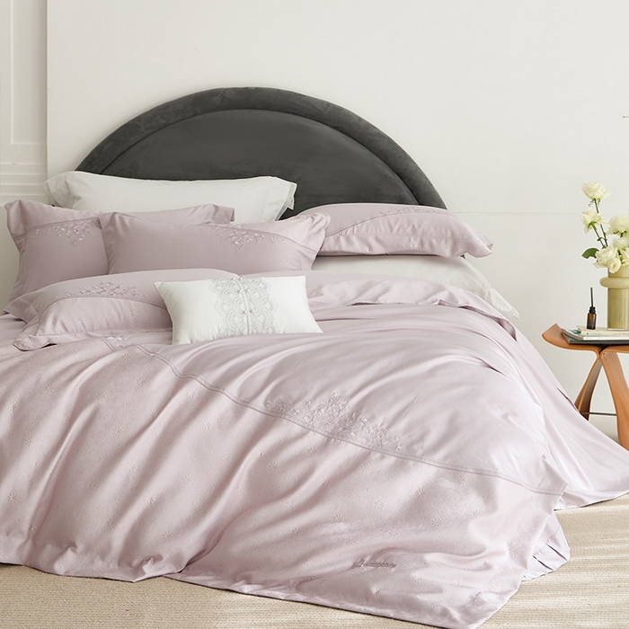 91家纺网 家纺一手货源 找家纺 诗黛尔 2026春夏新款提花长绒棉拼接刺绣四件套格蕾丝系列（会员-20） 格蕾丝-时尚紫