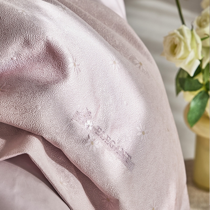 91家纺网 家纺一手货源 找家纺 诗黛尔 2026春夏新款提花长绒棉拼接刺绣四件套格蕾丝系列（会员-20） 格蕾丝-时尚紫