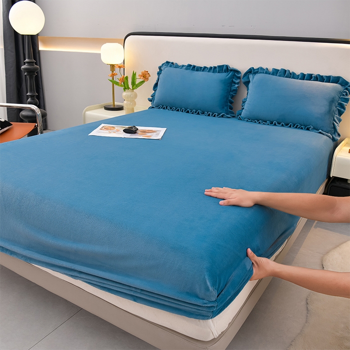 91家纺网 家纺一手货源 找家纺 优家居工厂店 2026新款纯色韩版牛奶绒花边床裙床笠四件套单件被套直播爆款 盛世-宝蓝