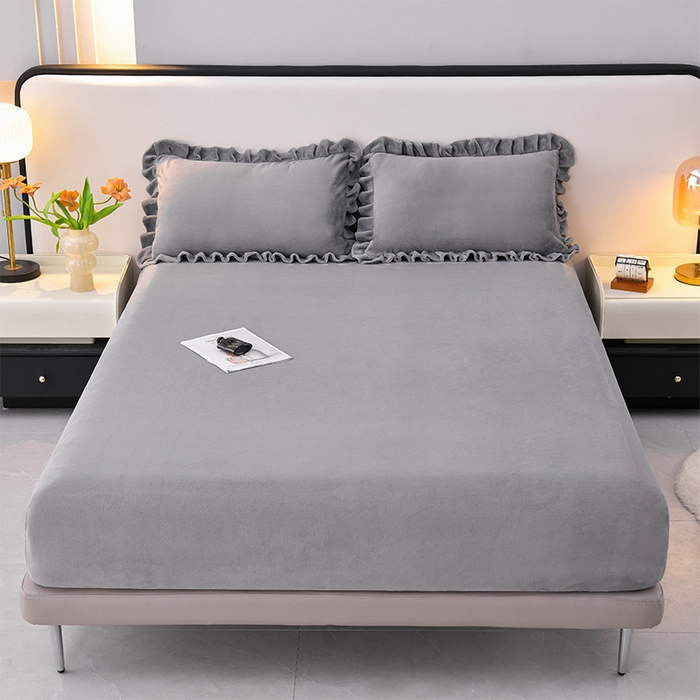 91家纺网 家纺一手货源 找家纺 优家居工厂店 2026新款纯色韩版牛奶绒花边床裙床笠四件套单件被套直播爆款 盛世-银灰