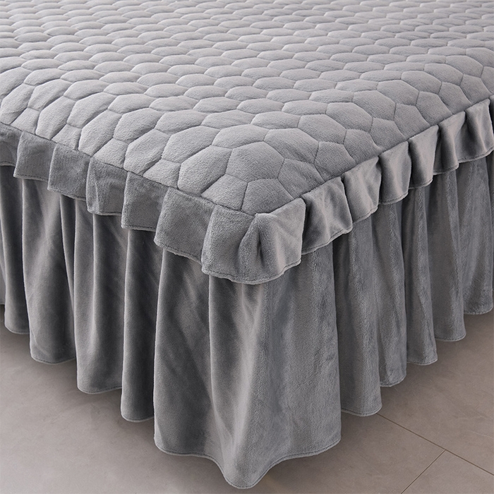 91家纺网 家纺一手货源 找家纺 优家居工厂店 2026新款纯色韩版花边牛奶绒夹棉床裙床罩加厚外贸直播 盛世-银灰