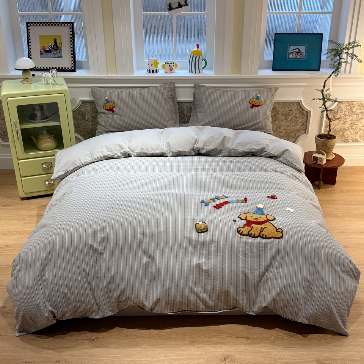 91家纺网 家纺一手货源 找家纺 珺柔家纺 2026新款全棉纯棉水洗棉毛巾绣四件套 汉堡小狗