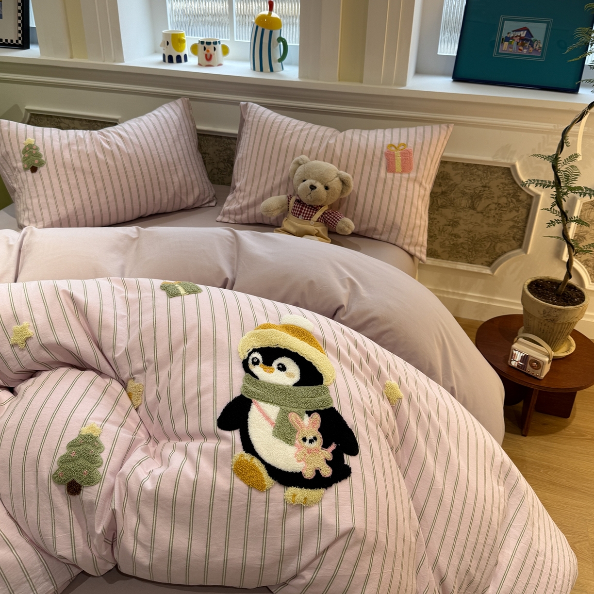 91家纺网 家纺一手货源 找家纺 珺柔家纺 2026新款全棉纯棉水洗棉毛巾绣四件套 快乐企鹅