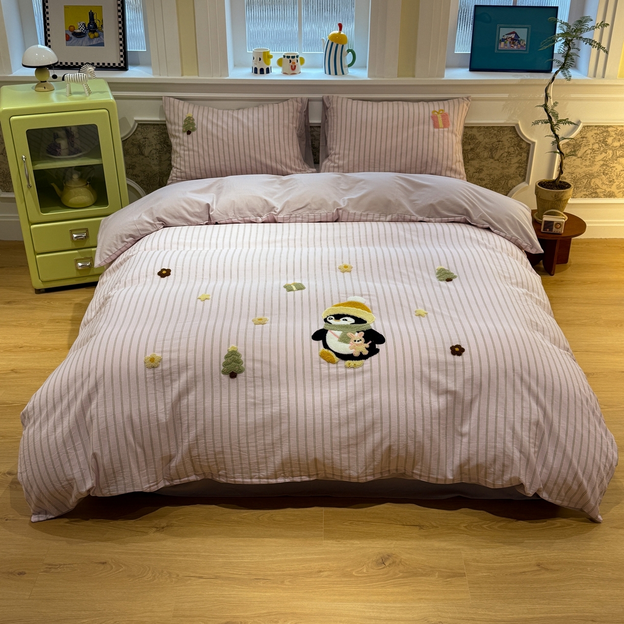 91家纺网 家纺一手货源 找家纺 珺柔家纺 2026新款全棉纯棉水洗棉毛巾绣四件套 快乐企鹅