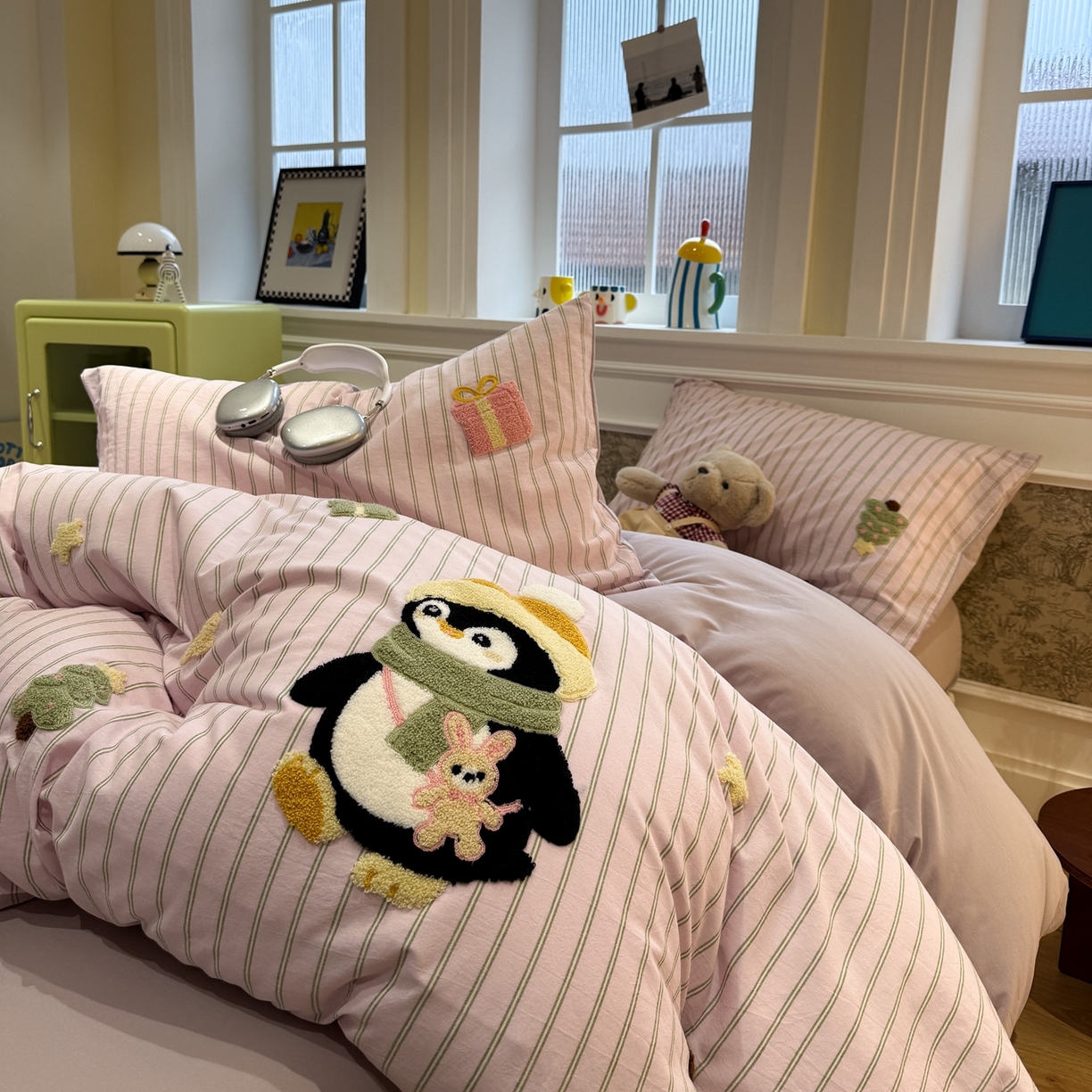 91家纺网 家纺一手货源 找家纺 珺柔家纺 2026新款全棉纯棉水洗棉毛巾绣四件套 快乐企鹅