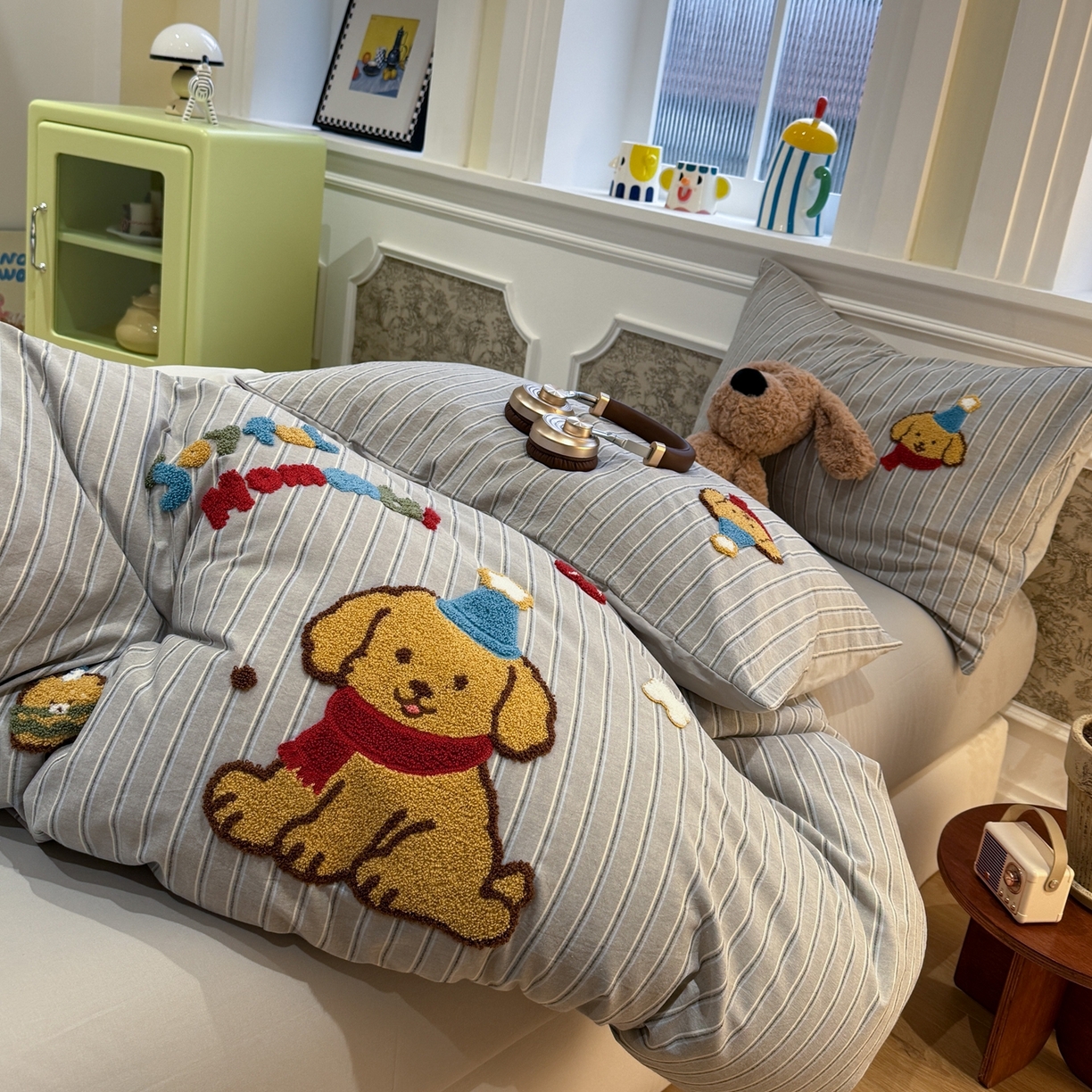 91家纺网 家纺一手货源 找家纺 珺柔家纺 2026新款全棉纯棉水洗棉毛巾绣四件套 汉堡小狗