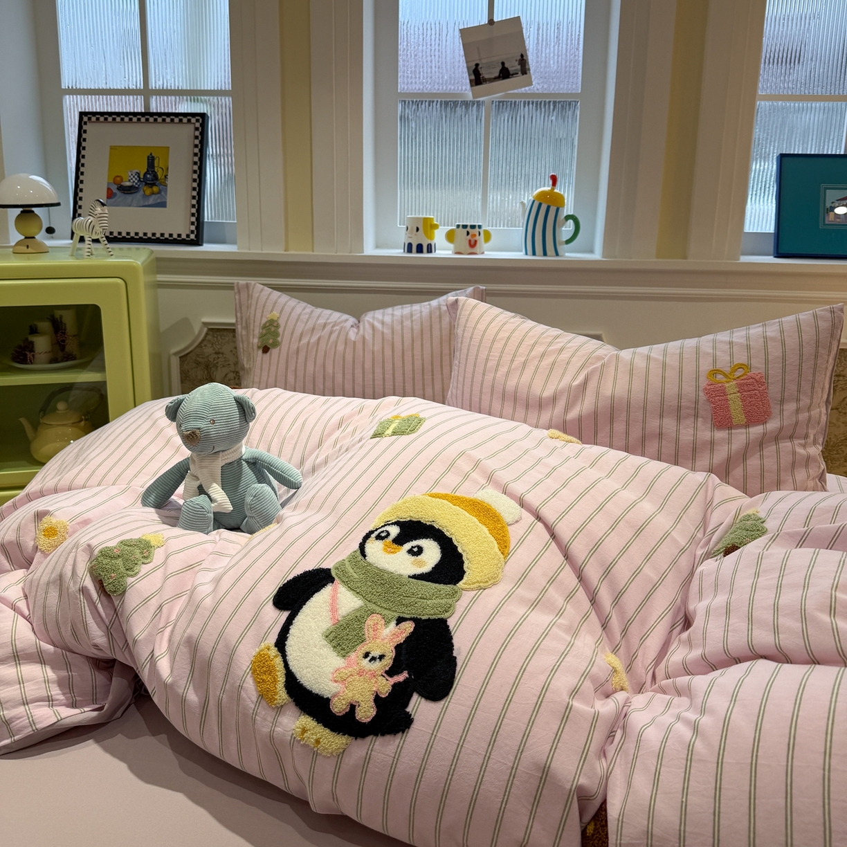 91家纺网 家纺一手货源 找家纺 珺柔家纺 2026新款全棉纯棉水洗棉毛巾绣四件套 快乐企鹅