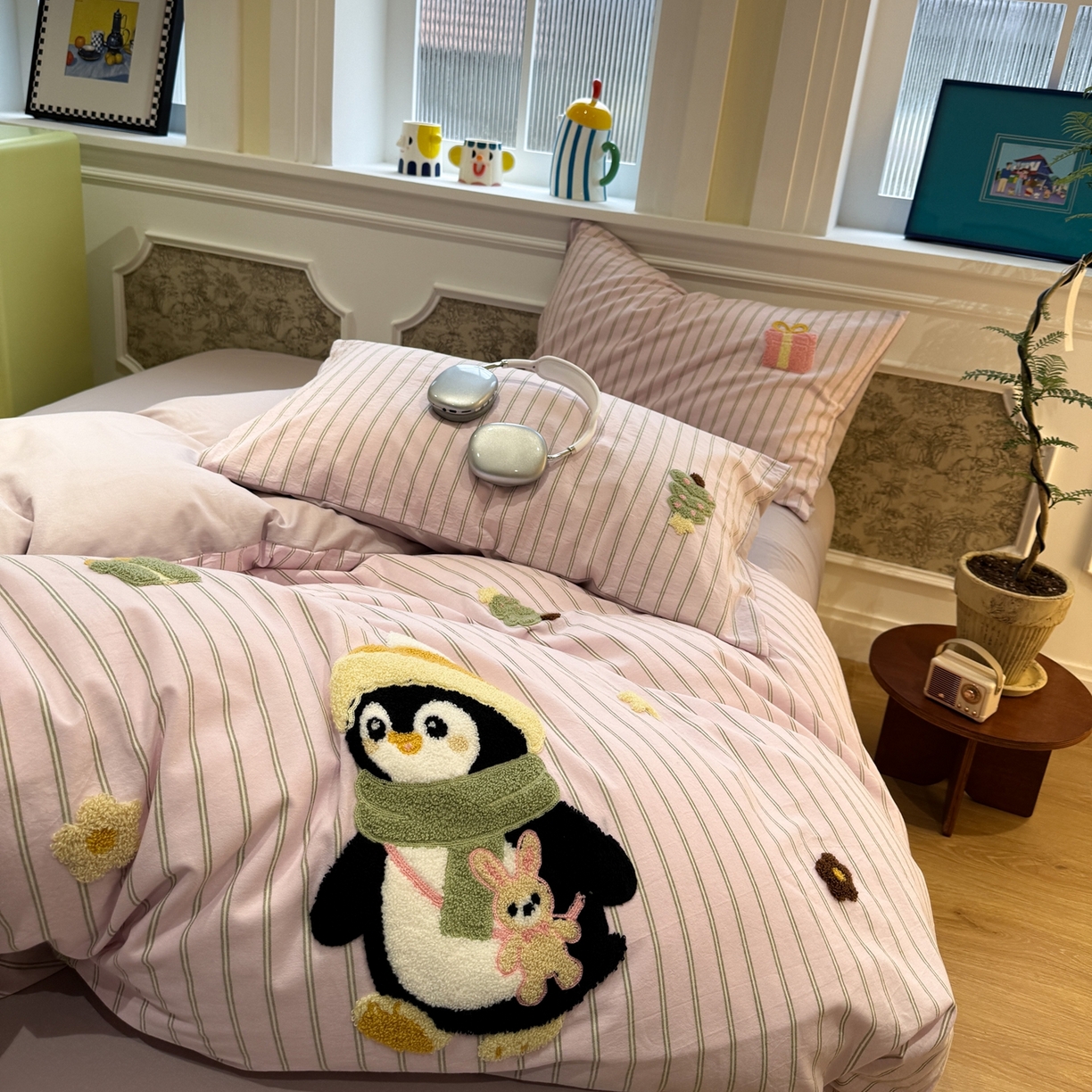 91家纺网 家纺一手货源 找家纺 珺柔家纺 2026新款全棉纯棉水洗棉毛巾绣四件套 快乐企鹅