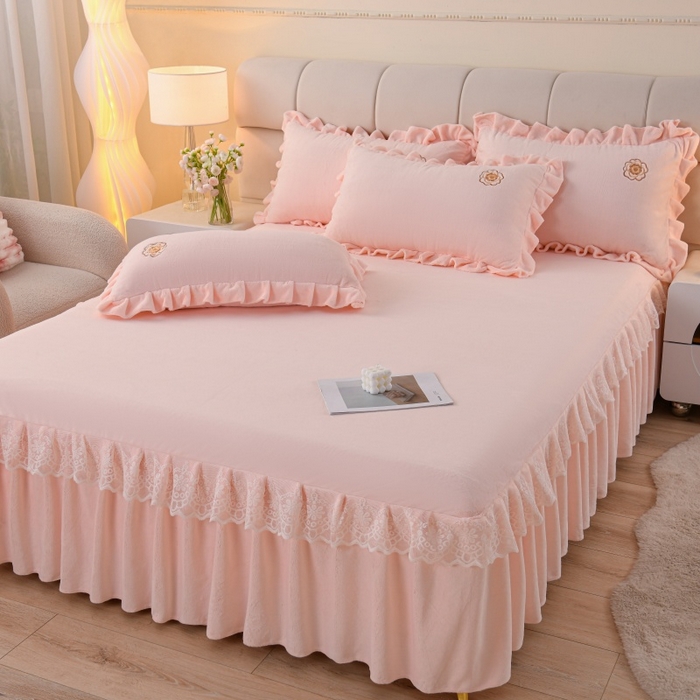 91家纺网 家纺一手货源 找家纺 优家居工厂店 2026新款240克高克重牛奶绒韩版刺绣花牛奶绒床裙四件套床裙三件套 安娜-浅粉