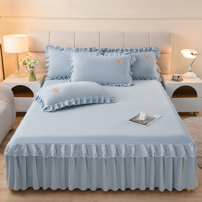 91家纺网 家纺一手货源 找家纺 优家居工厂店 2026新款240克高克重牛奶绒韩版刺绣花牛奶绒床裙四件套床裙三件套 安娜-浅蓝