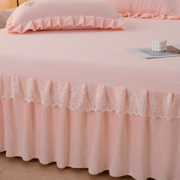 91家纺网 家纺一手货源 找家纺 优家居工厂店 2026新款240克高克重牛奶绒单件床裙韩版刺绣花牛奶绒床裙三件套 安娜-浅粉