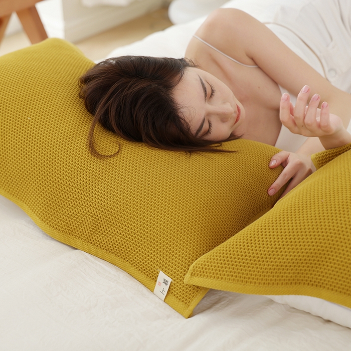 91家纺网 家纺一手货源 找家纺 朴尔家纺-毛巾被 2026新款北欧风素色布标全棉蜂窝华夫格透气枕巾 北欧风-芥末黄