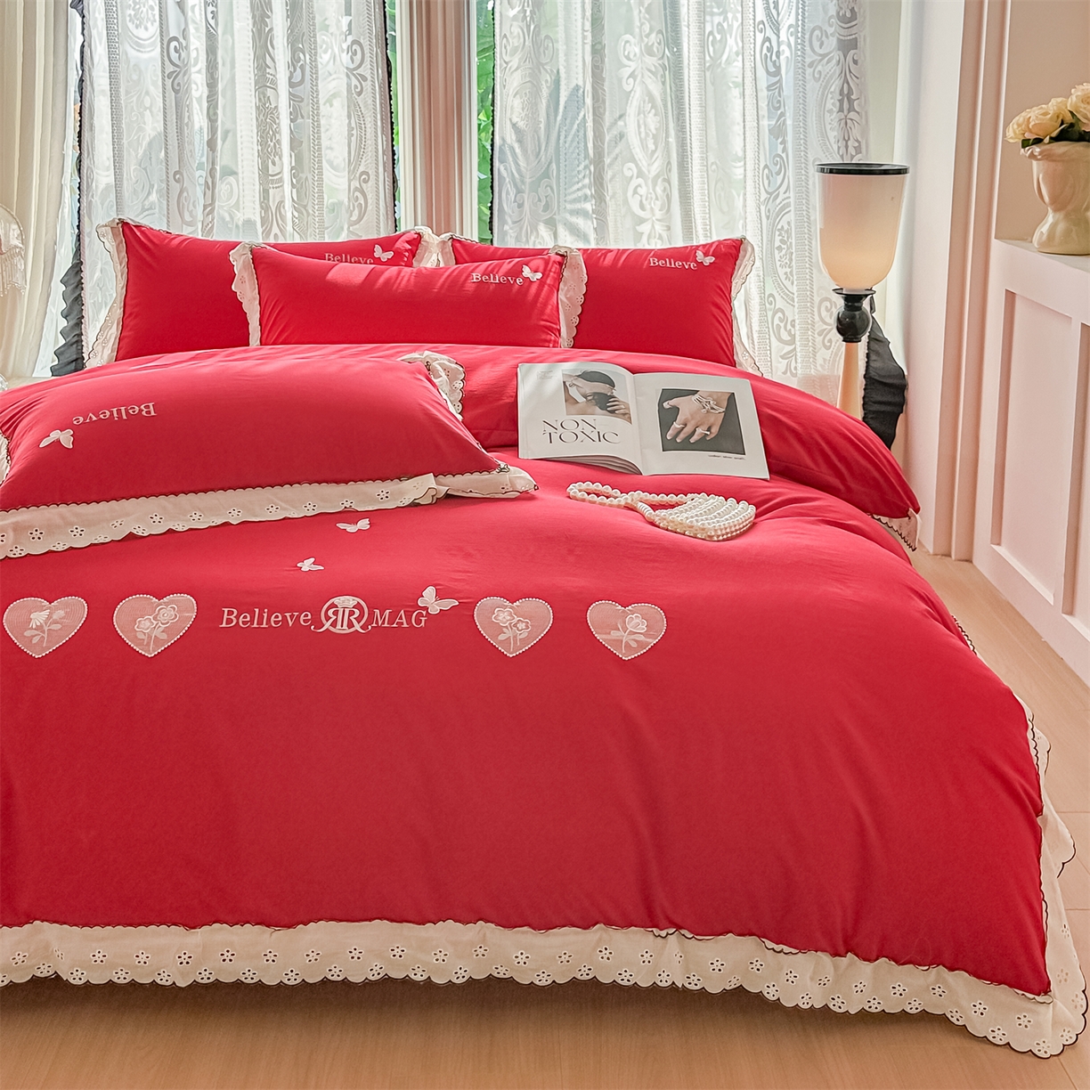 91家纺网 家纺一手货源 找家纺 梓之赫 2026新款A类云感纱花边四件套-欢乐时光 欢乐时光-中国红