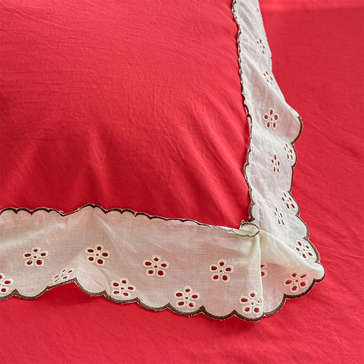 91家纺网 家纺一手货源 找家纺 梓之赫 2026新款A类云感纱花边四件套-欢乐时光 欢乐时光-中国红