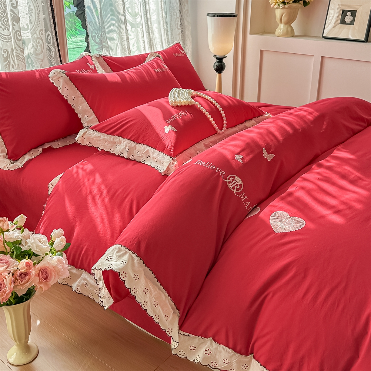 91家纺网 家纺一手货源 找家纺 梓之赫 2026新款A类云感纱花边四件套-欢乐时光 欢乐时光-中国红