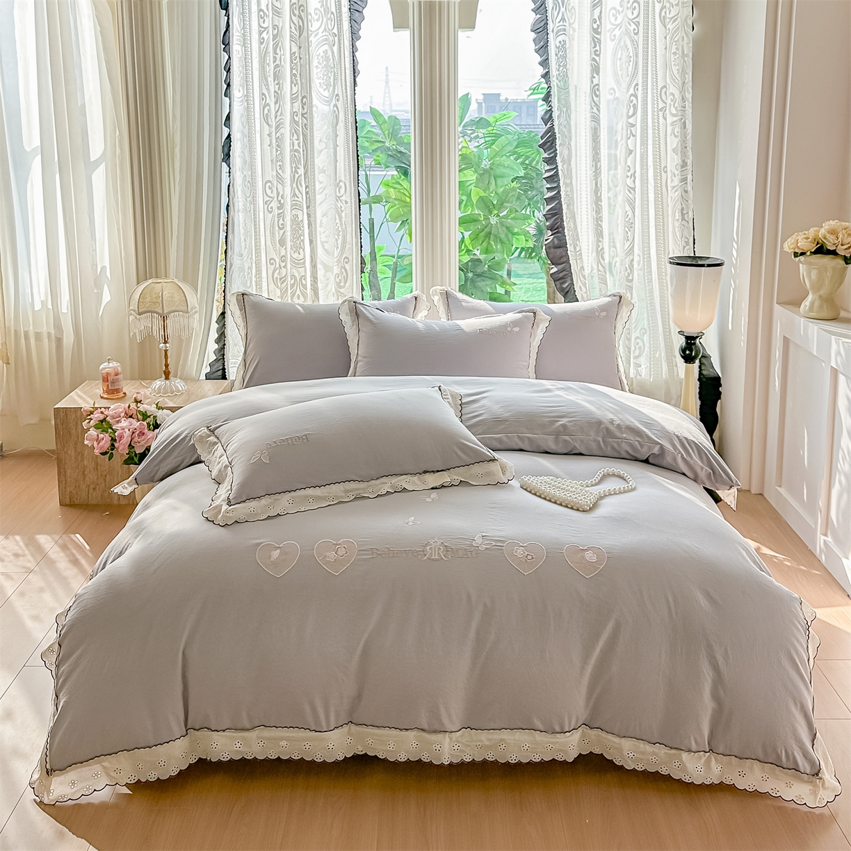 91家纺网 家纺一手货源 找家纺 梓之赫 2026新款A类云感纱花边四件套-欢乐时光 欢乐时光-灰色