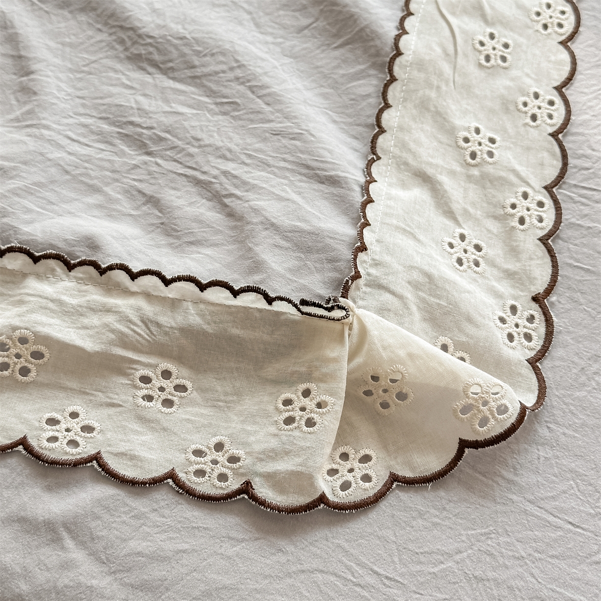 91家纺网 家纺一手货源 找家纺 梓之赫 2026新款A类云感纱花边四件套-欢乐时光 欢乐时光-灰色