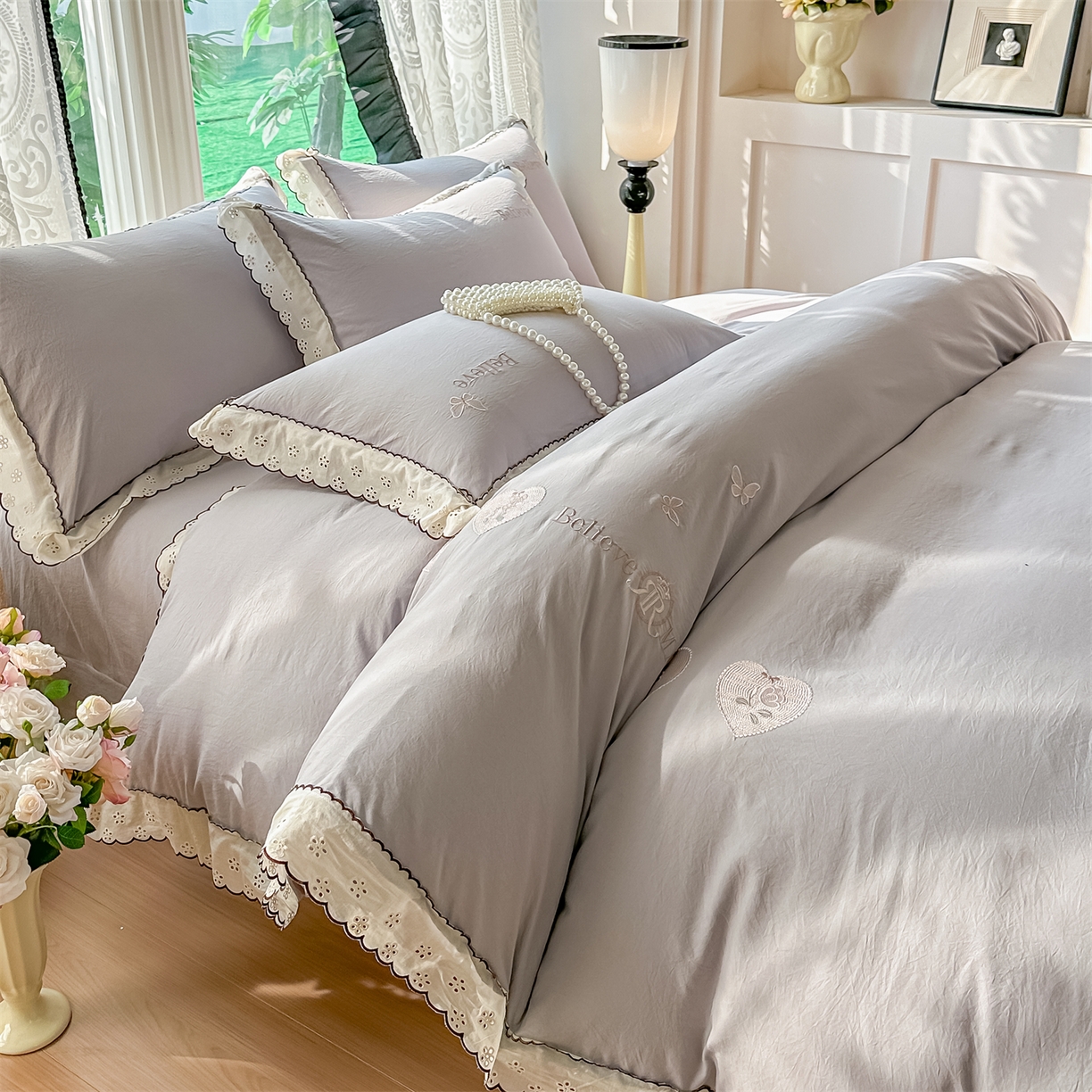 91家纺网 家纺一手货源 找家纺 梓之赫 2026新款A类云感纱花边四件套-欢乐时光 欢乐时光-灰色