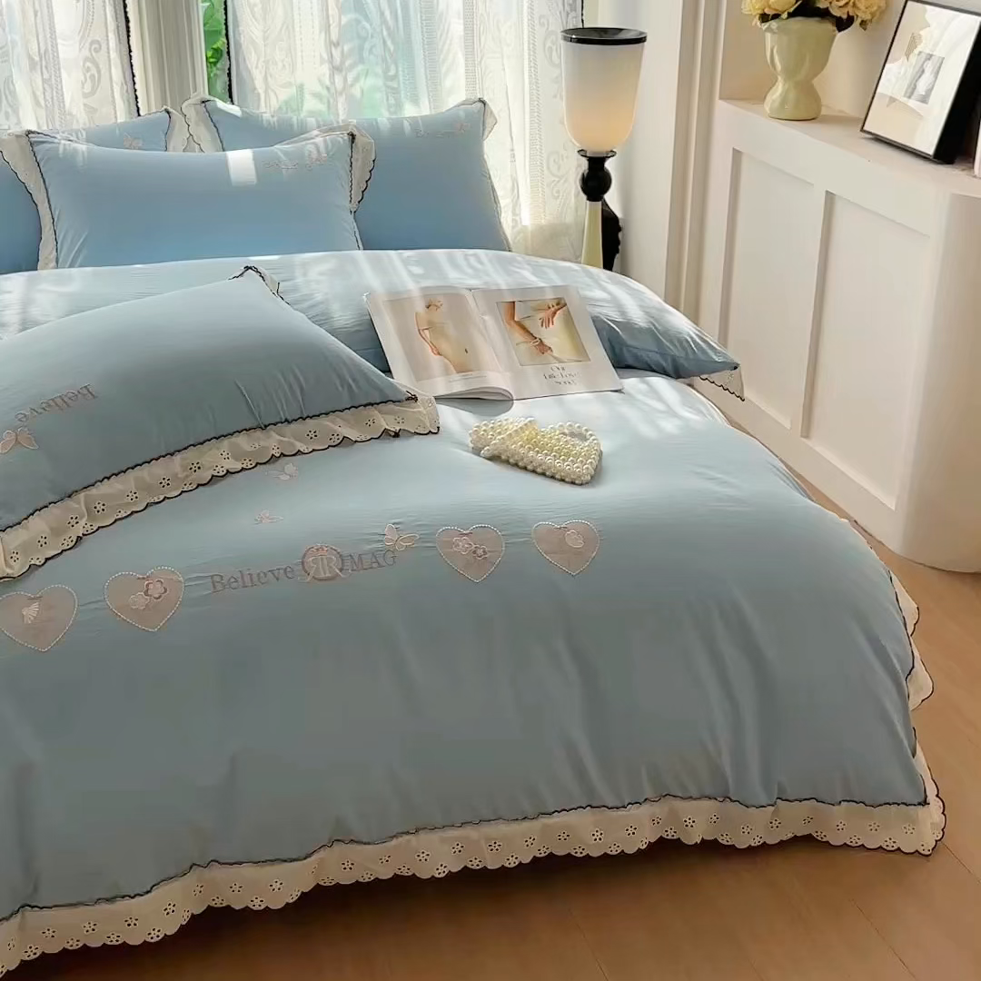 91家纺网 家纺一手货源 找家纺 梓之赫 2026新款A类云感纱花边四件套-欢乐时光 欢乐时光-蓝