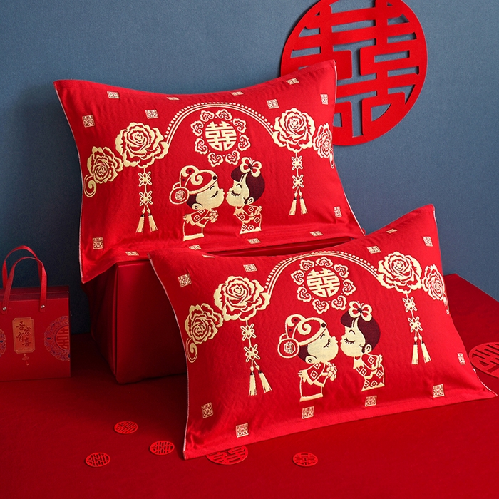 91家纺网 家纺一手货源 找家纺 朴尔家纺-毛巾被 2026新款全棉40股结婚大红多层纱布透气情侣婚庆枕巾 喜眉笑眼