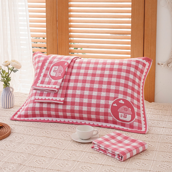 91家纺网 家纺一手货源 找家纺 朴尔家纺-毛巾被 2026新款夹棉加厚三层纱布枕巾 小房子红